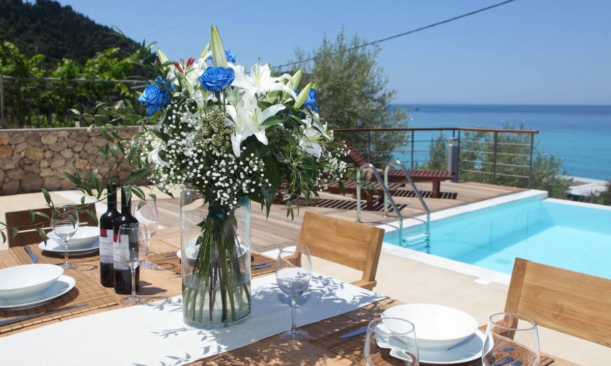 Agios Nikitas House | "Capro" mit Infinity-Pool by Interhome
