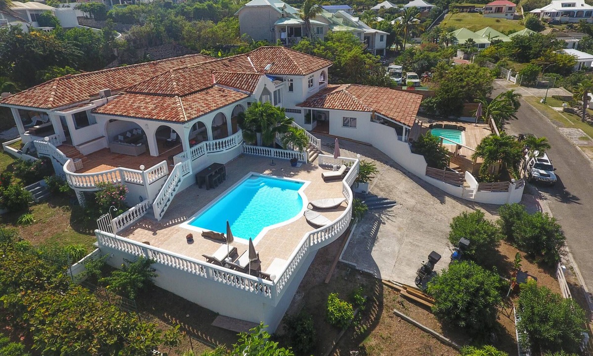 Orient Bay Villa | Homerez - Amazing villa 500 m away from the beach for 11 ppl. with swimming-pool
