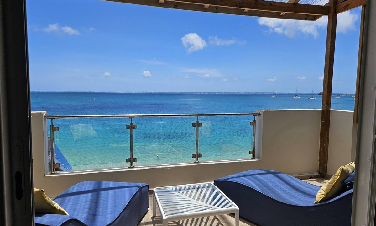 Grand Case Apartment | Le Jolie Loft, flat with sea view