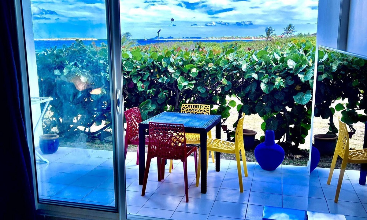 Orient Bay Apartment | Lounge chill ground floor 4 sleeps studio, pool 150 ‘ Orient Beach 200 ‘ !