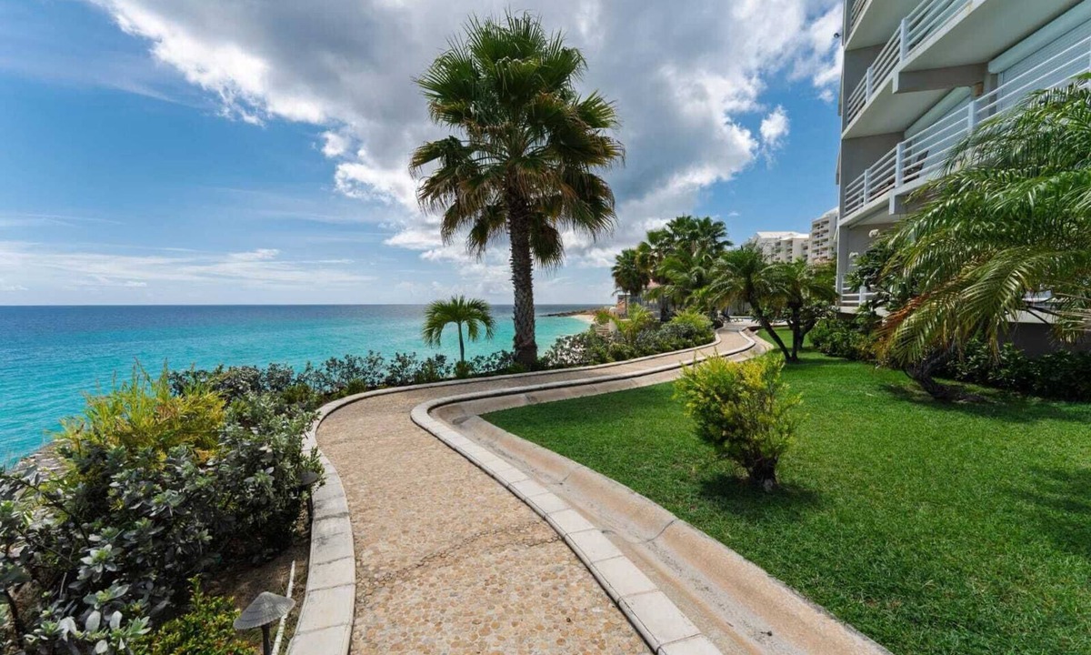 Bellevue Condo | Lowlands Cozy 1-bedroom condo in delightful Cupecoy with Sea View