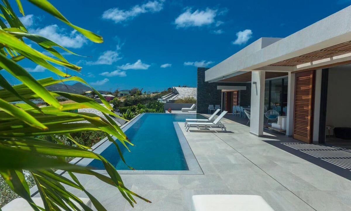 Orient Bay Villa | Luxury 5 - Bedroom Villa Ô with Infinity Pool & Ocean Views