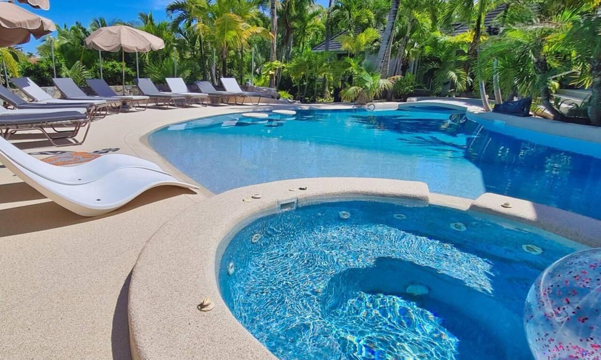 Orient Bay Apartment | Luxury Private Villa 8–16 Guests | Lagoon Pool, Jacuzzi | Orient Bay - SXM