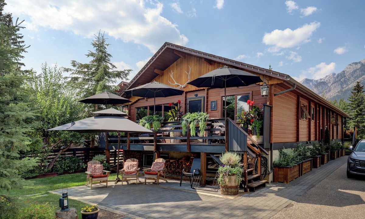 Banff House | Mountains Calling Chalet