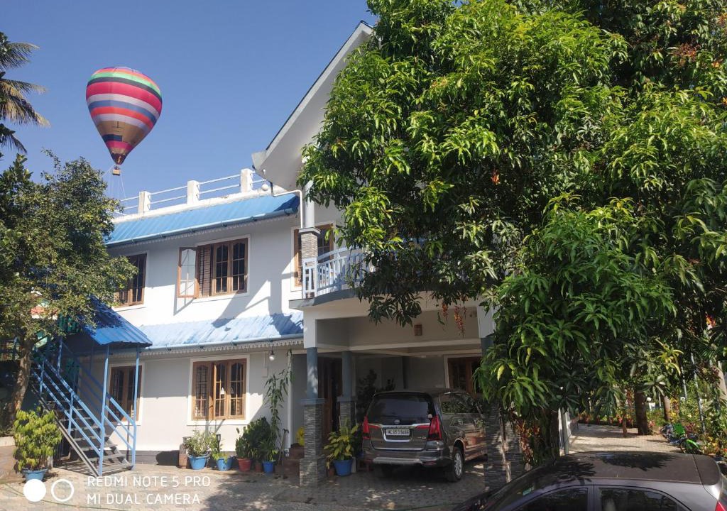 Anachal Bed & Breakfast | Munnar Blue Mist