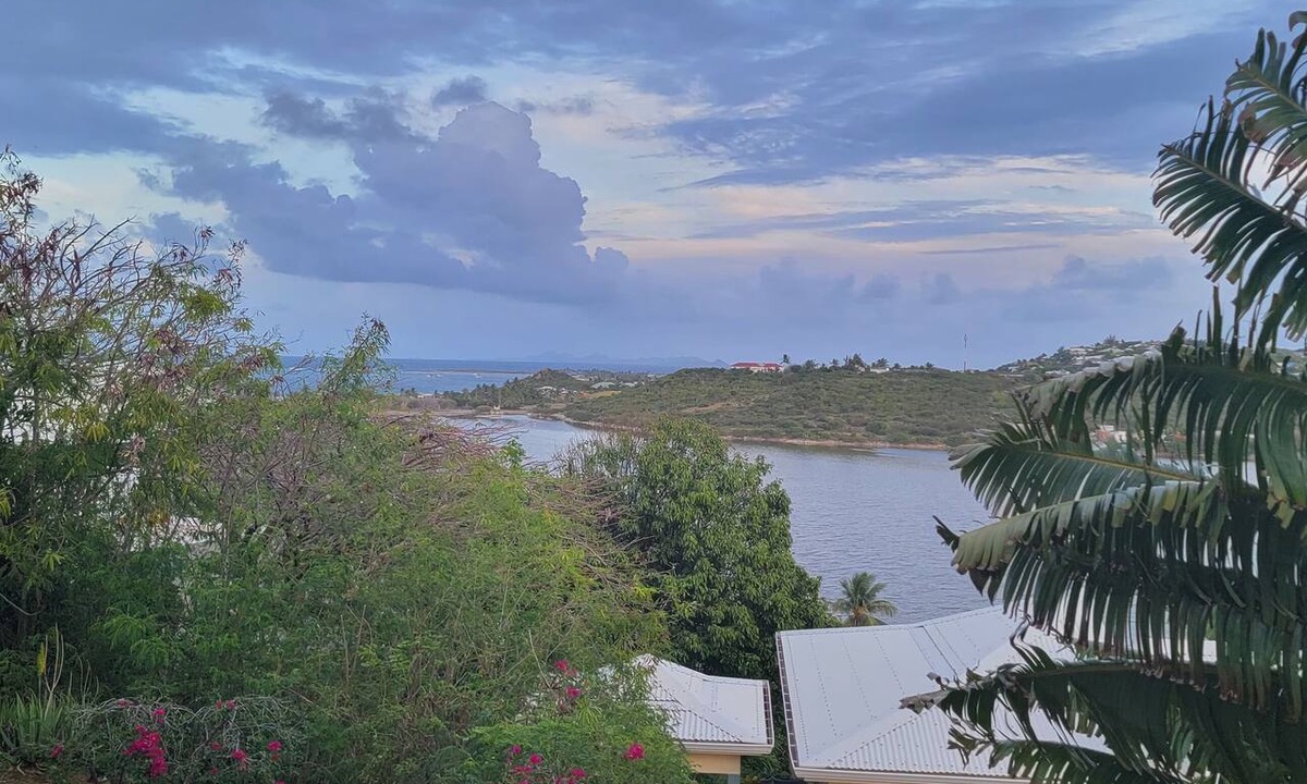 Orient Bay Condo | Remote Work Oasis at Mont Vernon St. Martin 1 BR Condo HI SPEED WIFI
