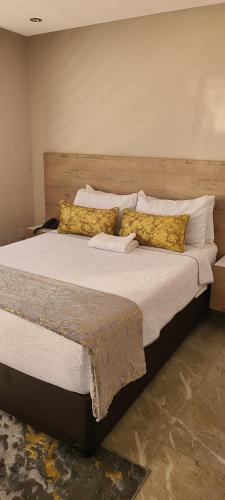 Jwaneng House | Sawa Sawa Lodge