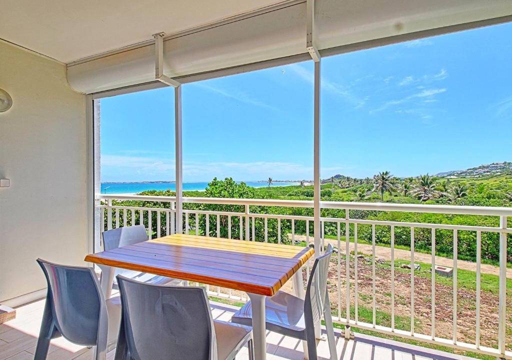 Orient Bay Apartment | Studio Spacieux à Saint-Martin avec Terrasse et Cuisine Équipée - FR-1-734-17