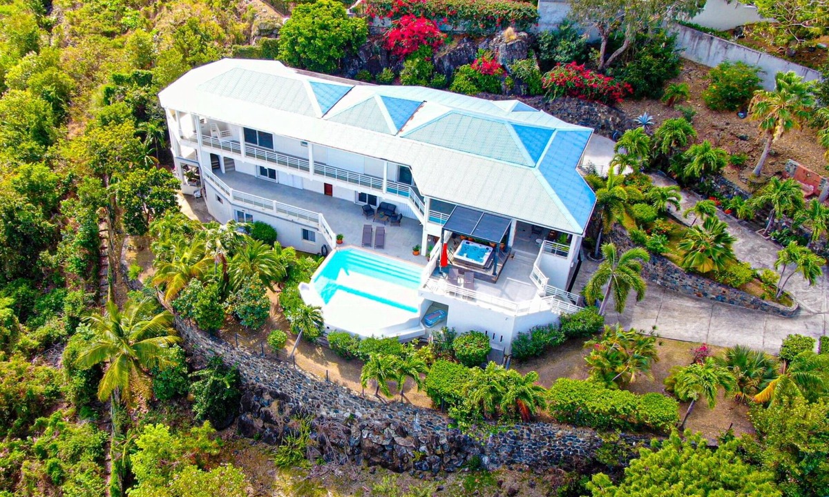 Grand Case Villa | Stunning 4 bedrooms Villa with panoramic caribbean sea views. Fitness room