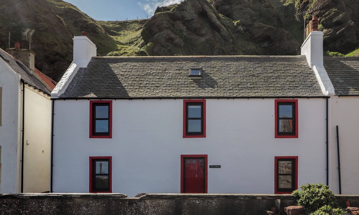Fraserburgh Cottage | THE LAURELS, family friendly, country holiday cottage in Gardenstown