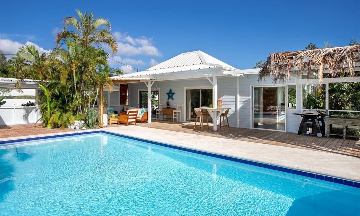 Les Terres Basses Villa | Villa Jacaranda by Fantasia Villas