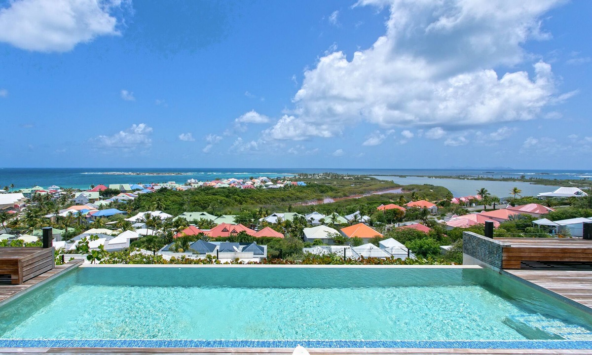 Orient Bay House | VILLA MANGO Lightful Enjoy breathtaking view on Orient Bay & walk to the beach .