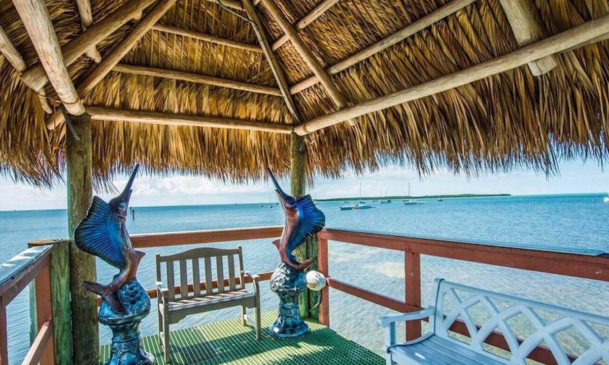 Rock Harbor Condo | VRNR Luxury Collection Mariners Club 316, Private Gym, Pool Tbl, Boat Slip Avail