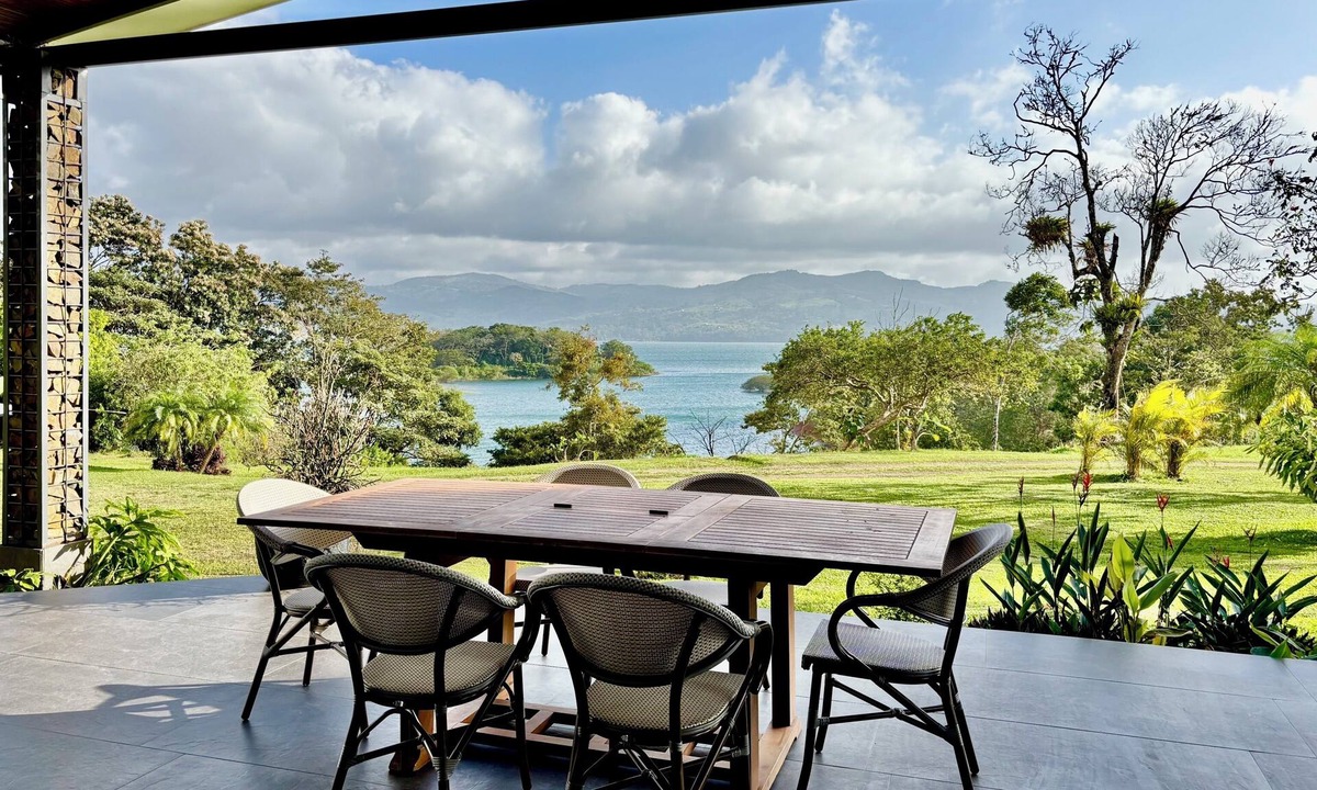 Arenal House | Walk to Sunset Cocktails, Lake Access and Birdwatching - Arenal peninsula