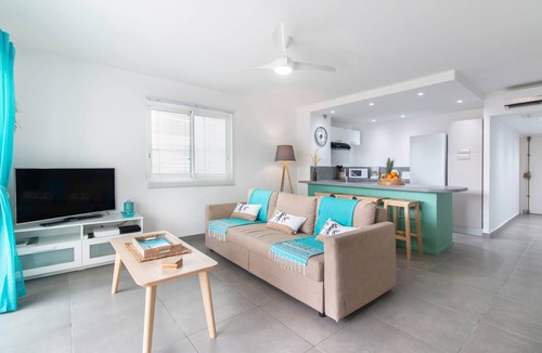 Orient Bay Apartment | Blue Wave , charming 2 bedrooms, right behind the beach!