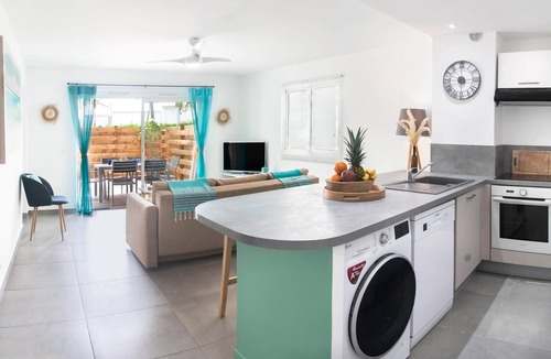 Orient Bay Apartment | Blue Wave , charming 2 bedrooms, right behind the beach!