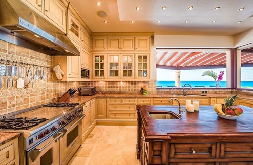 Plum Bay Villa | Casa de la Playa (3/5 Rooms)