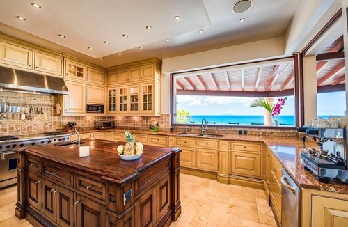 Plum Bay Villa | Casa de la Playa (3/5 Rooms)