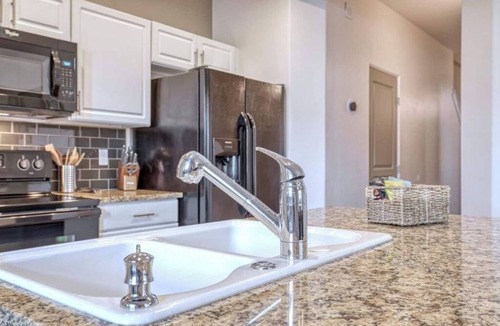 Meridian House | Convenient to everything. 3 BDRM 3.5 Bath