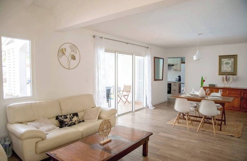 Orient Bay Villa | Cozy 3BR Villa with Private Pool – Direct access to Orient Bay Beach & Village