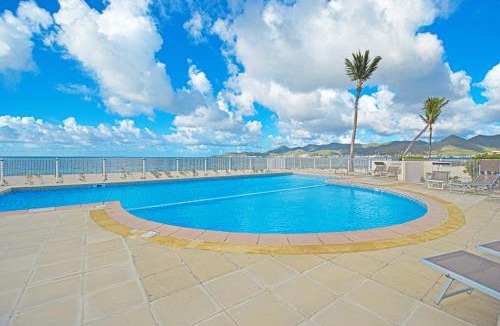 Nettle Bay Apartment | Deja Blue - Comfortable Beachfront condo