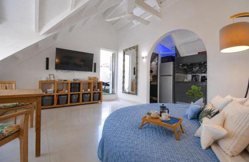 Nettle Bay Apartment | Deja Blue - Comfortable Beachfront condo