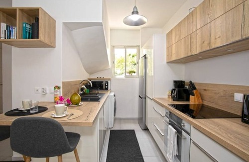 Orient Bay Villa | Esther, Peaceful villa in the heart of Oriental Bay village!