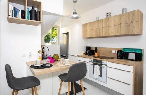 Orient Bay Villa | Esther, Peaceful villa in the heart of Oriental Bay village!