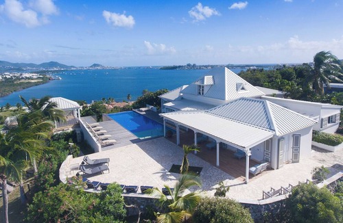 Les Terres Basses Villa | Le Caprice (5BR)