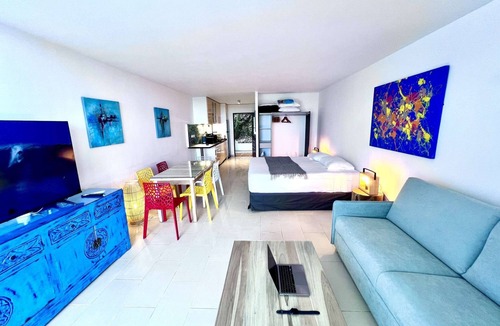 Orient Bay Apartment | Lounge chill ground floor 4 sleeps studio, pool 150 ‘ Orient Beach 200 ‘ !