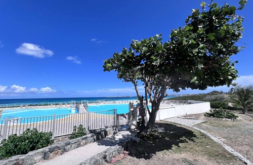 Orient Bay Apartment | Lounge chill ground floor 4 sleeps studio, pool 150 ‘ Orient Beach 200 ‘ !