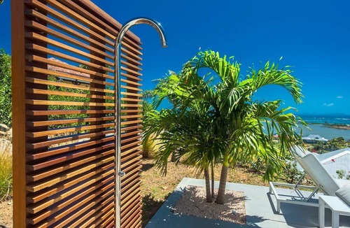 Orient Bay Villa | Luxury 5-Bedroom Villa Ô with Infinity Pool and Stunning Sea View