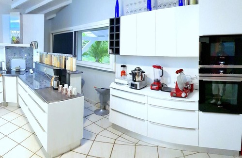 Orient Bay Apartment | Luxury Private Villa 8–16 Guests | Lagoon Pool, Jacuzzi | Orient Bay - SXM
