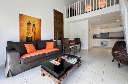 French Cul de Sac Apartment | Mango Orange duplex with pool
