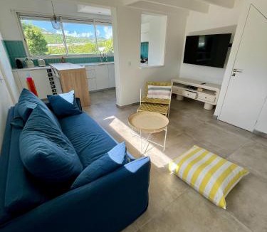 Grand Case Apartment | Modern Apartment in Beachfront residence - Hill view
