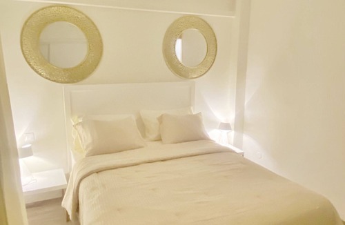 Concordia Apartment | Modern Cozy Condo - Central Location - Near Shops & Beaches