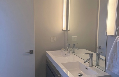 Chelsea Condo | Modern, fully furnished Condo, easy access to Downtown Boston, Airport & MBTA.