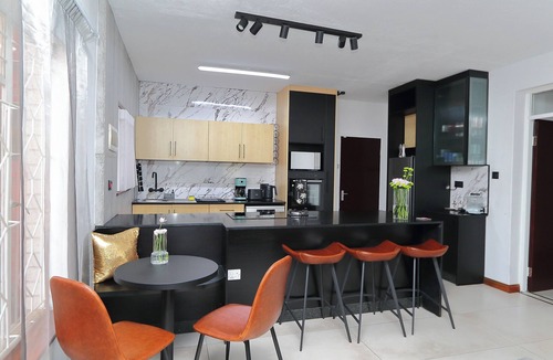 Gaborone Apartment | Motswana Suite: Calm & Cozy 2-bedroom stylish apartment