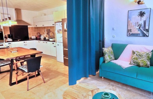 Nettle Bay Apartment | Nettle Bay Beach, condo 4p 2 swimming pools