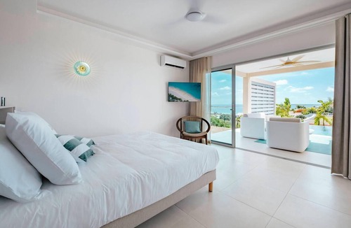 Orient Bay Villa | New Sea-View Villa w/Private Pool & Jacuzzi – SXM - Villa Maé