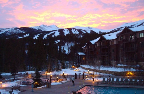 Peak 9 Resort | One Bedroom Master Unit. Beautiful Luxury Ski in, Ski Out Resort