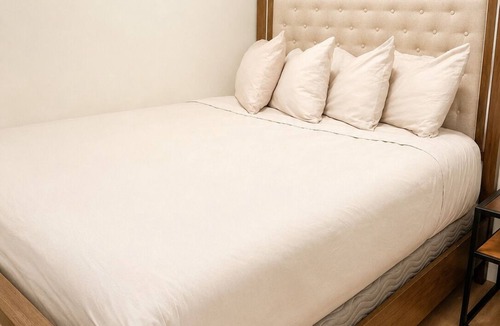 Booktown Hotel | One Bedroom Suite in Downtown Sidney