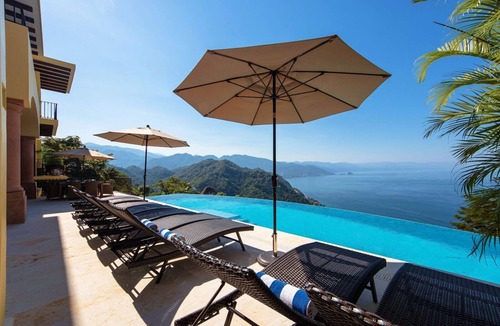 Conchas Chinas Villa | PAY 6 STAY 7 NIGHTS until Oct 31. Luxury Villa at Conchas Chinas w/Ocean Views