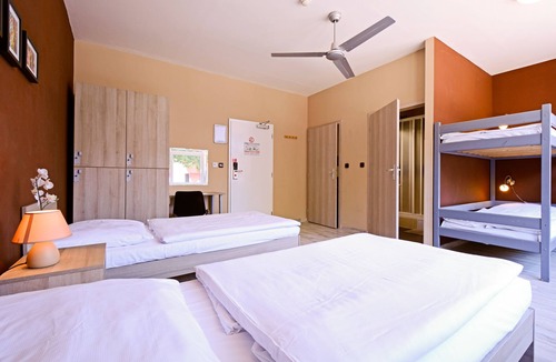 Holesovice Hotel | Plus Prague Hostel