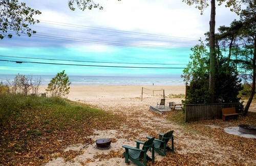 Sauble Beach Cottage | Private Beach Front - Cottage 1