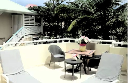 Rambaud Apartment | Renovated Studio with Terrace, 40m from Beach