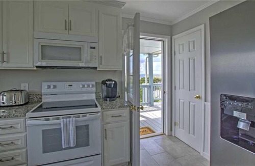 Emerald Isle House | Seas the Moment