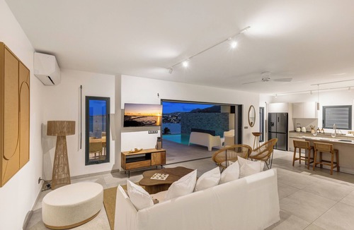 Cul de Sac House | SOLÉRO SKY VUE ST. BARTHÉLÉMY, PINEL, AND CUL DE SAC BAY