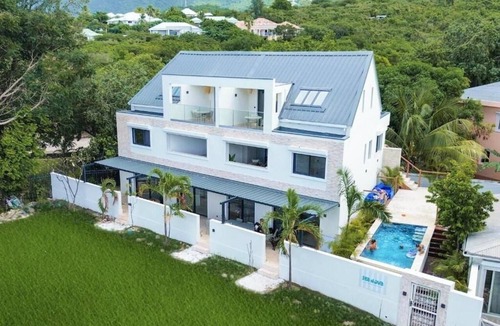 La Savane Apartment | Stylish Water front Apartment with Pool, Sea Nova 7, Friar’s Bay