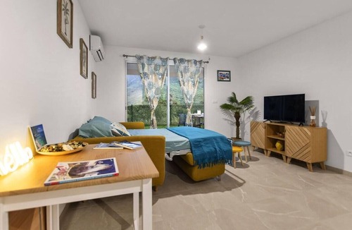 Cul de Sac Apartment | Tequila Sunrise Lovely unit for 4p garden view